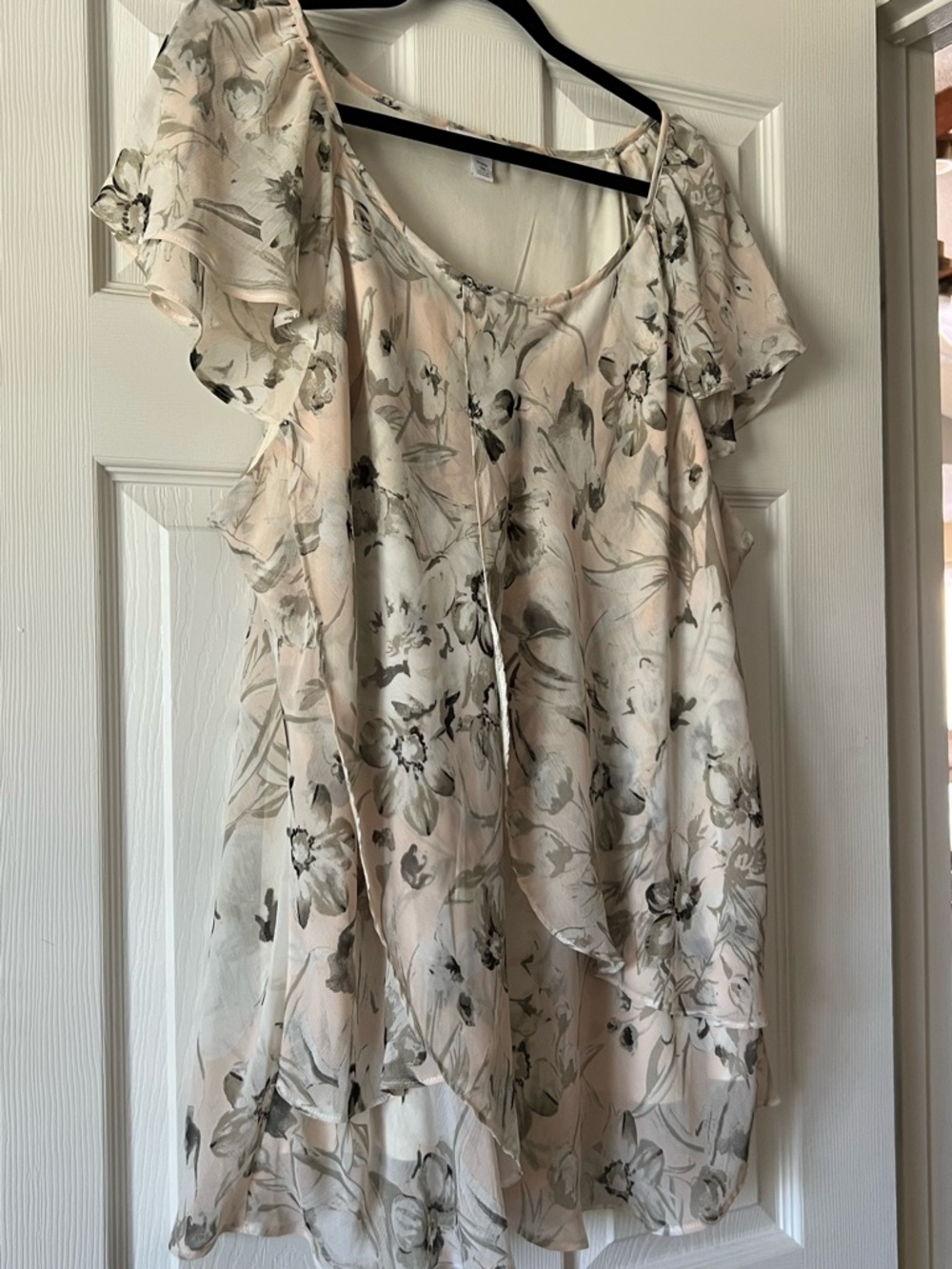 Roz & Ali Cream Floral Layered Flutter Sleeve Blouse